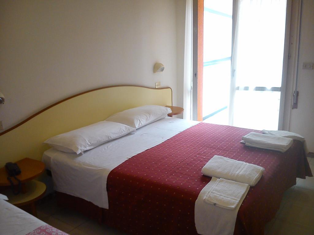 Hotel Darsena Cesenatico Exterior photo